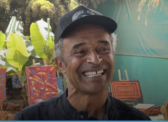 Yannick Noah conférencier / Bâtiment