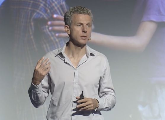 Gilles Babinet conférencier / labo pharmaceutique