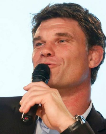 Fabien Pelous en conférence chez Toshiba