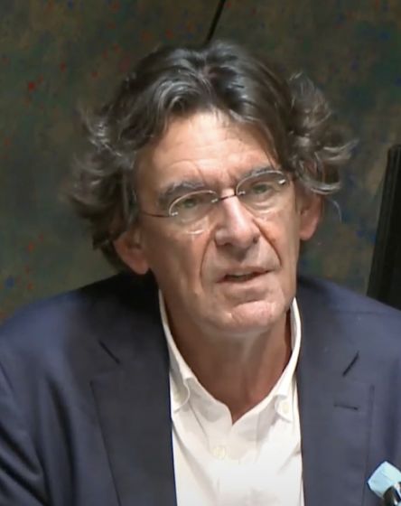 Luc Ferry conférencier / Labo professionnel