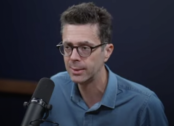 Nicolas Bouzou conférencier / distrib informatique