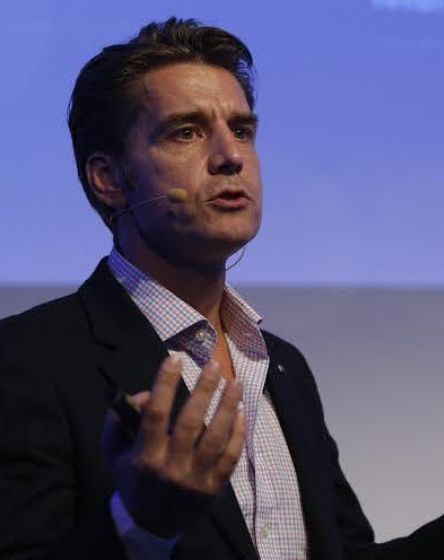 Bernard Thellier conférencier / avionneur