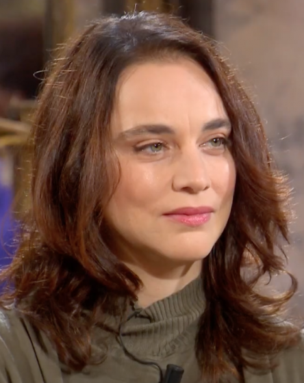 Anastasia Mikova conférencière / Ag Recouvrement