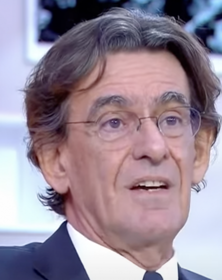 Luc Ferry conférencier pour un groupe de médias