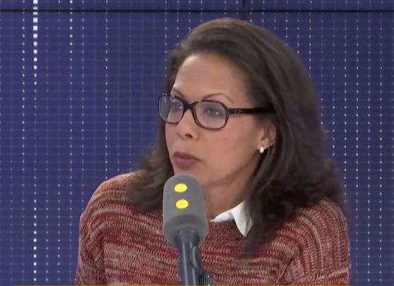 Audrey Pulvar en intervention/groupe de cosmétique