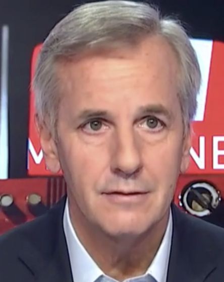 Bernard de La Villardière conférencier / école