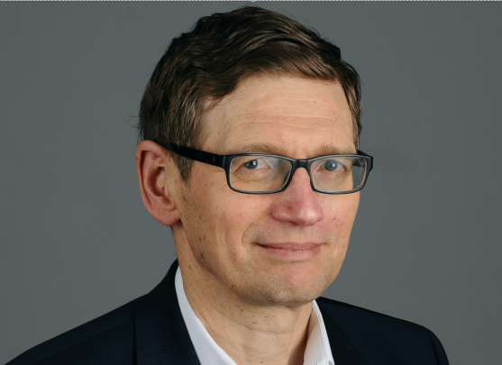 Dominique Seux conférencier / acteur construction