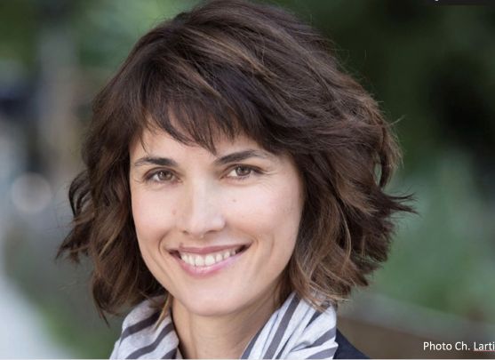 Eglantine Eméyé animatrice /acteur de l'immobilier