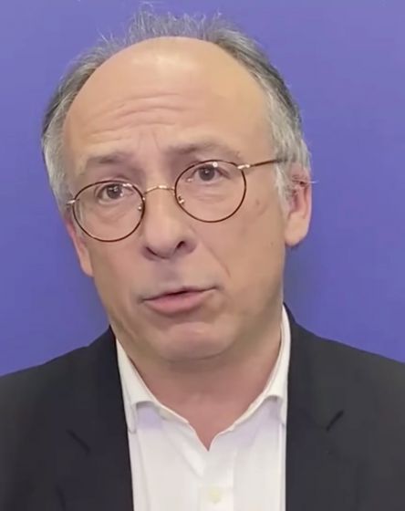 Yves Thréard conférencier / Coll locale