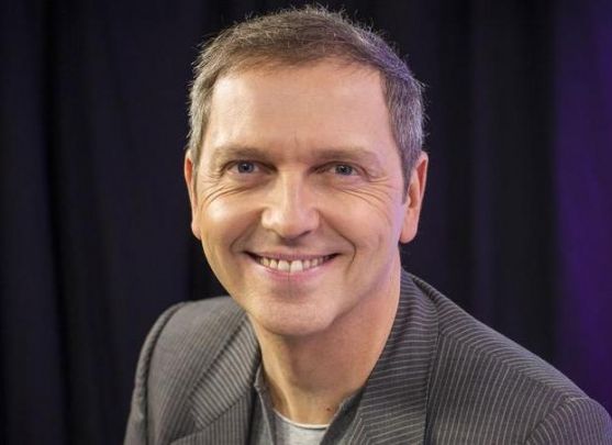 Thomas Hugues animateur /  collectivité locale