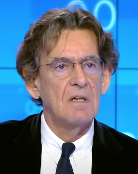 Triple conférence pour Luc Ferry